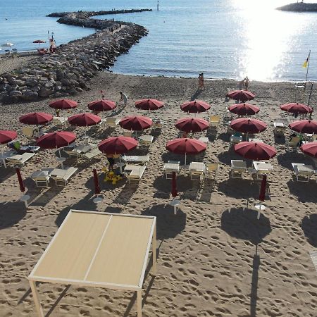 Miio Hotel San Vincenzo Exterior photo